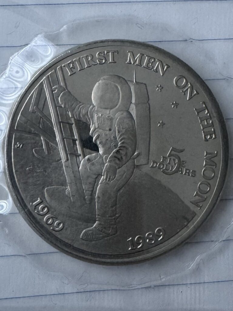 Read more about the article 2  1989 MARSHALL ISLANDS Apollo 11 MEN on the MOON Silver Commemorative Coins