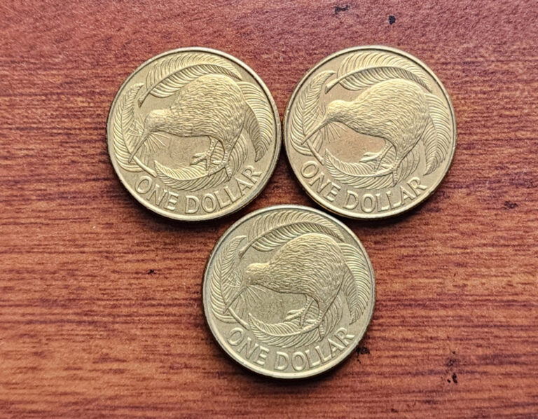 Read more about the article New Zealand One Dollar Kiwi Coins Lot