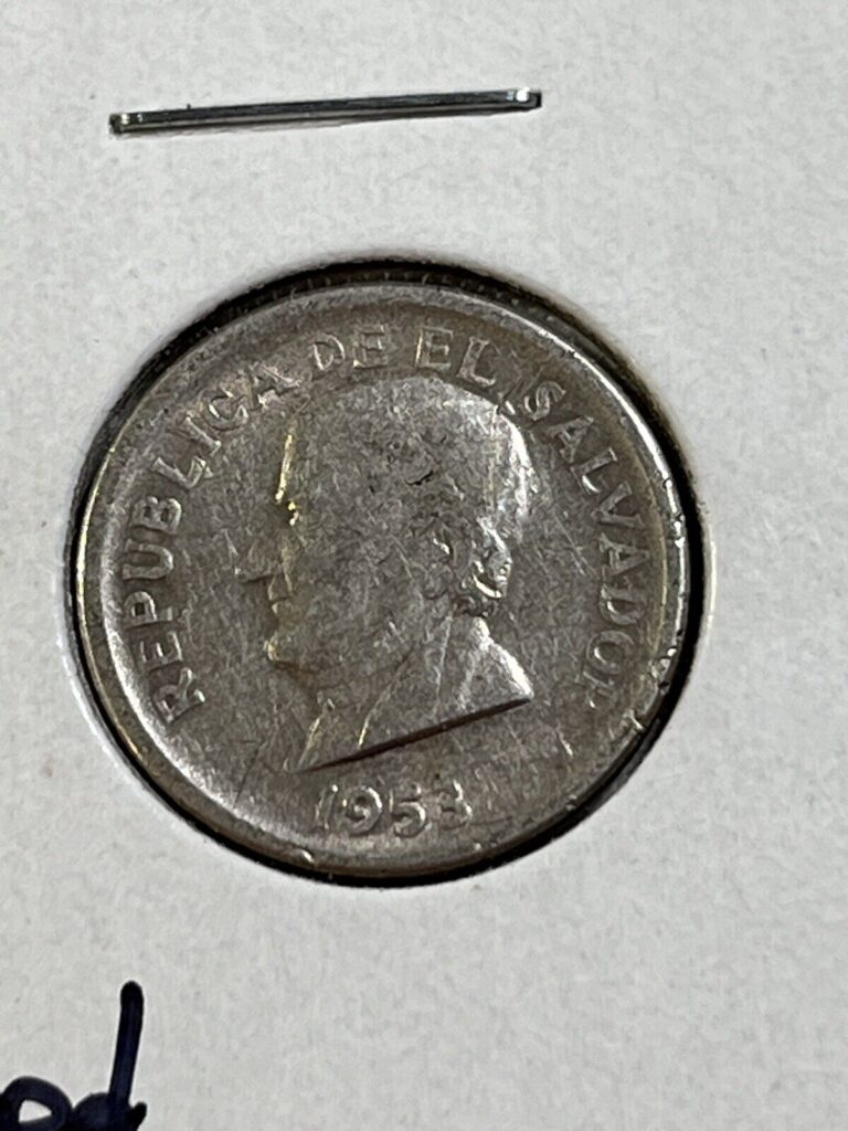 Read more about the article 1953 El Salvador 25 Centavos Small Silver Coin Scratched