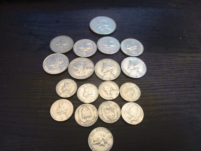 Read more about the article lot of 18 Panama coins