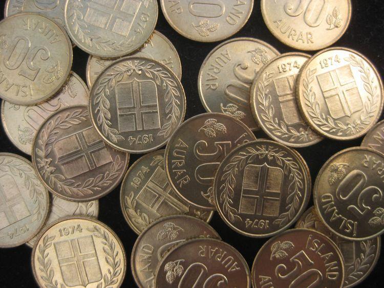 Read more about the article Iceland 50 Aurar  1974 BU  KM17 lot of 25  BU coins #63
