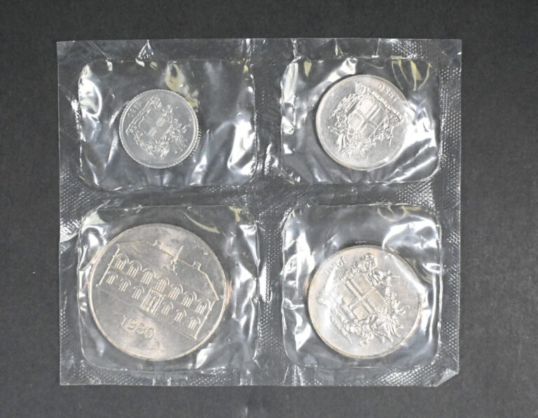 Read more about the article 1980 Iceland Mint Set Uncirculated Coins