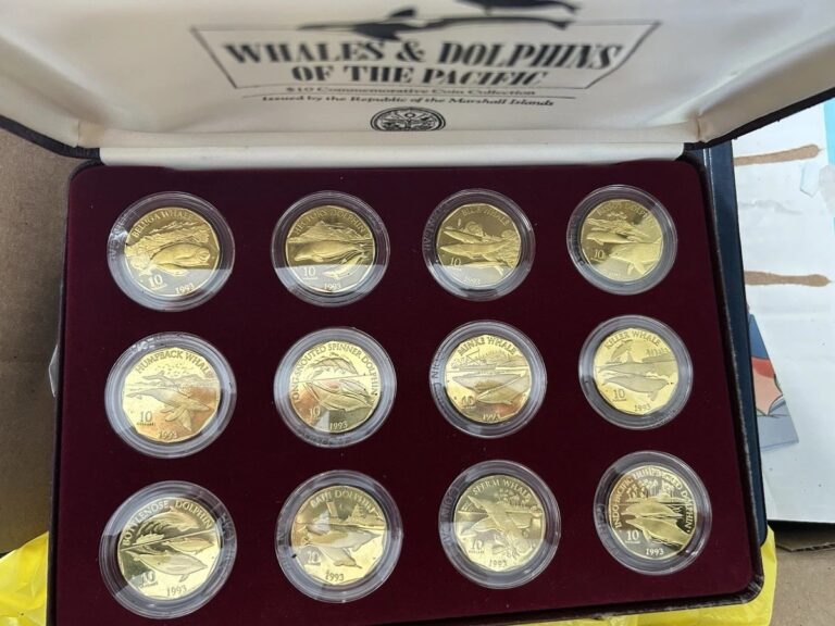 Read more about the article Marshall Islands  $10 Coins Whales and Dolphins in Pacific Set of 12 1993