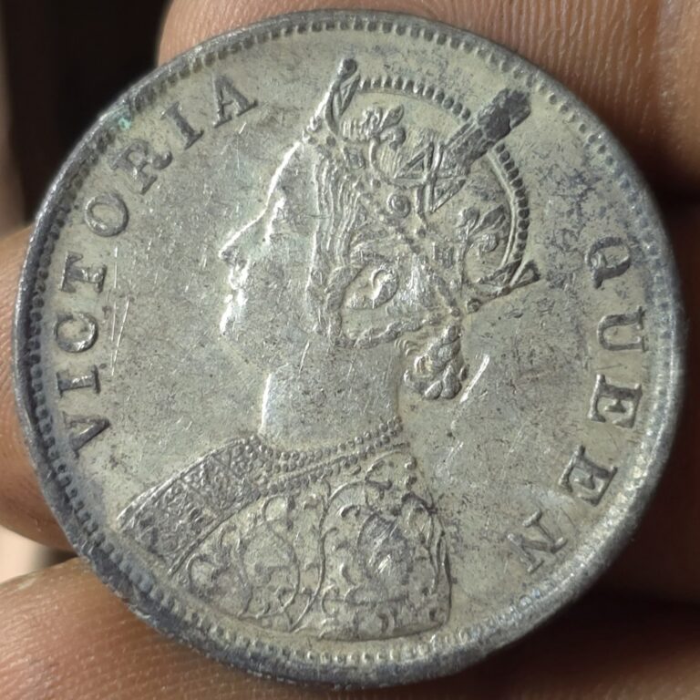 Read more about the article Rare Variety British India Victoria Silver Rupee 1862 Lustrous SR2