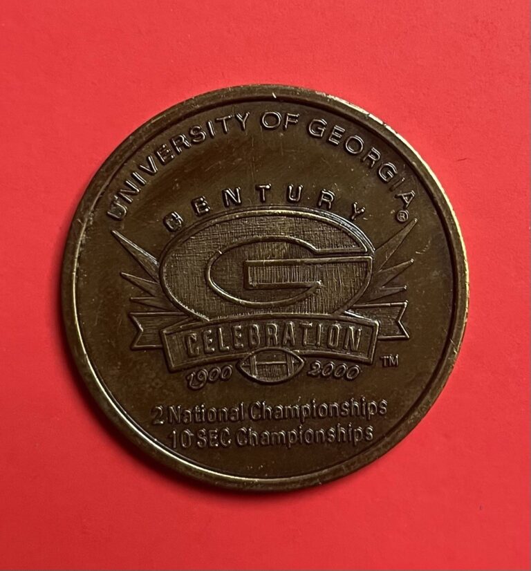 Read more about the article Georgia Bulldogs UGA Coin 2000 Century Celebration RARE 1900-2000 DAWGS