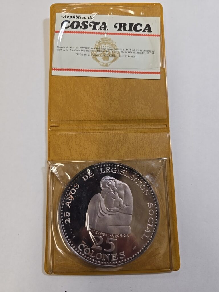 Read more about the article 1970 Costa Rica 25 Colones Large .999 Silver Coin With Original Packaging -Rare!