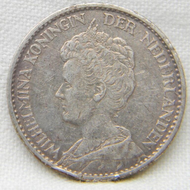 Read more about the article Netherlands  Wilhelmina era 1915 silver Gulden  nicely toned XF with orig patina