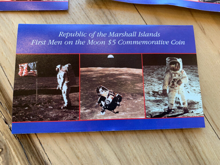 Read more about the article 1989 Republic of Marshall Islands-  First Men On The Moon -$5 Commemorative Coin
