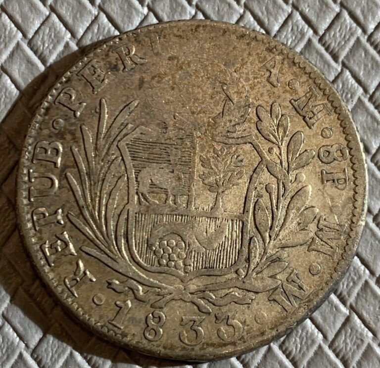 Read more about the article 1833 PERU LIMA 8 REALES SILVER COIN XF