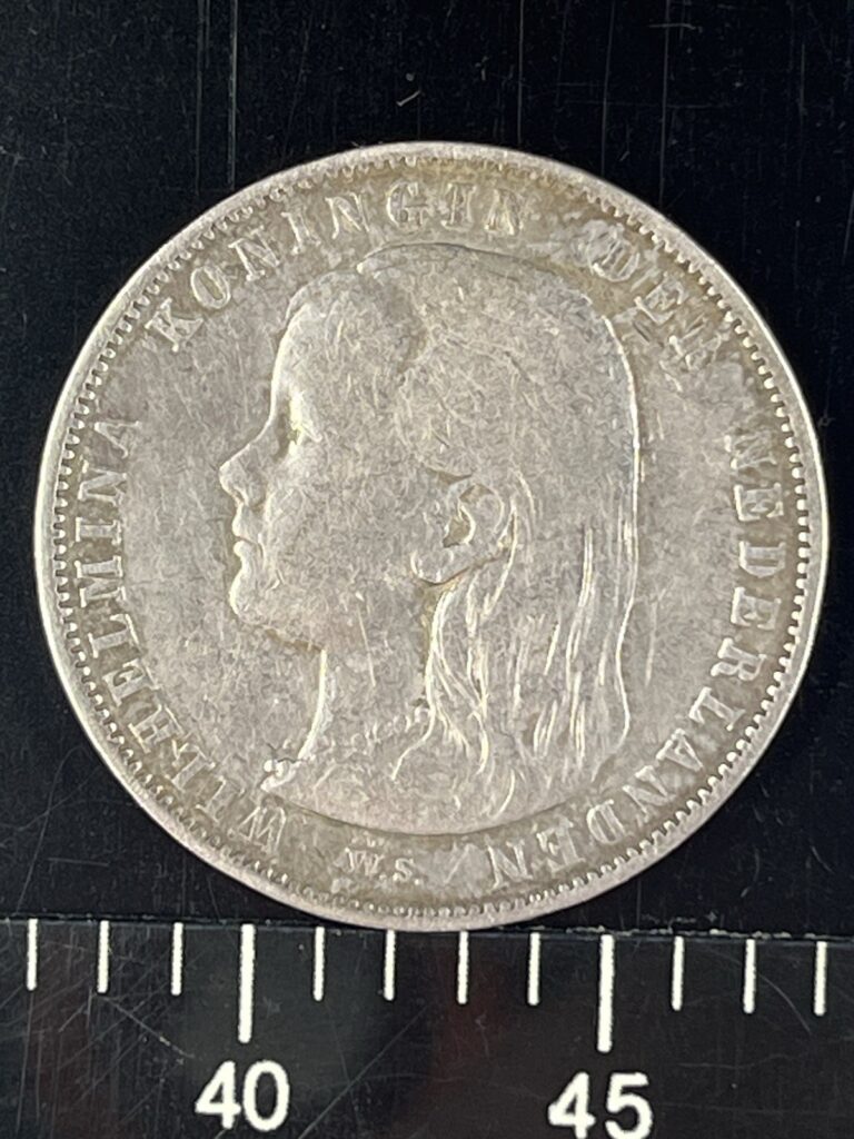 Read more about the article NETHERLANDS  WILHELMINA I   1892  1 GULDEN  SILVER COIN Great Shape