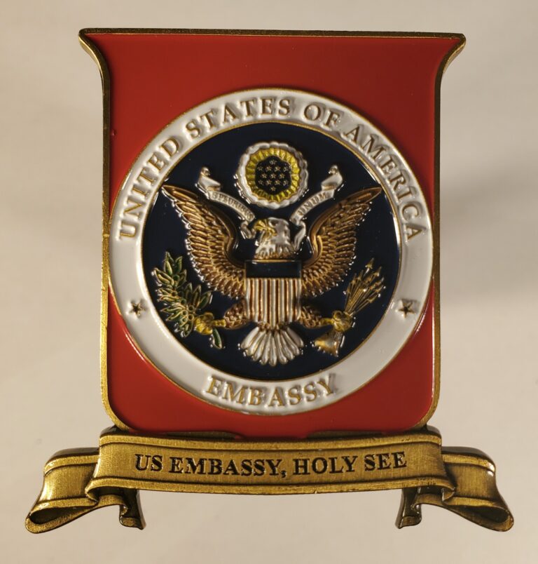 Read more about the article US STATE DEPARTEMENT US EMBASSY VATICAN CITY CHALLENGE COIN 2″ wth 2.5″ ht 174