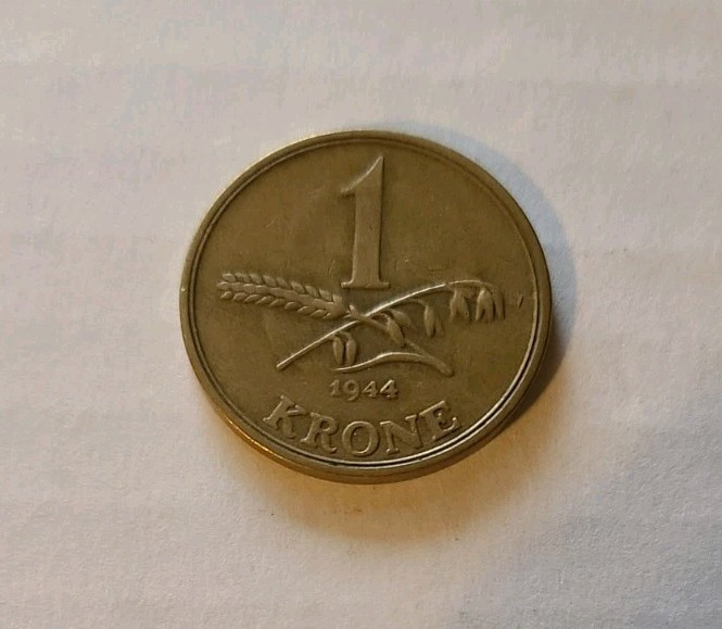 Read more about the article 1944 Denmark 1 Krone – Old Antique Coin – itemA