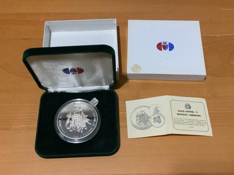 Read more about the article 1989  Dominican Republic $100 Pesos Silver .Original box  certificate . 5oz Coin
