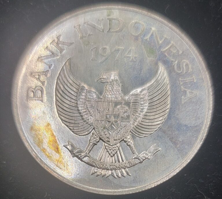 Read more about the article Indonesia 1974 5000 Rupiah Conservation Wildlife Orangutan Fauna silver coin