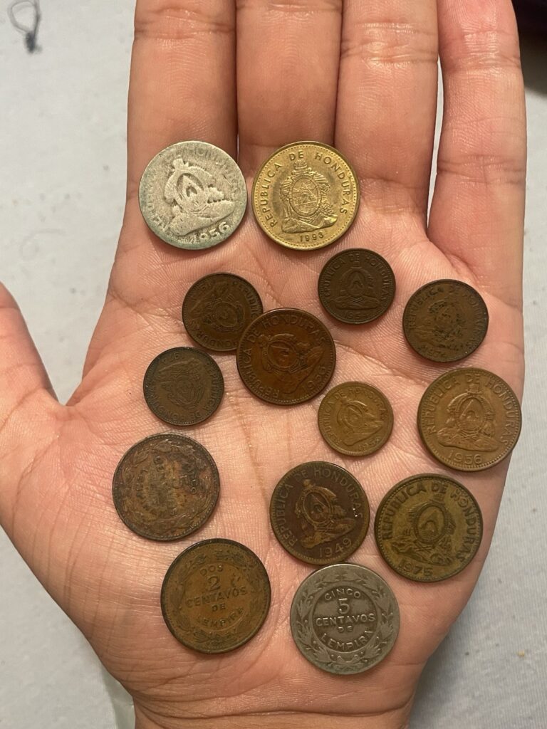 Read more about the article Lot Of 14 Assorted Honduras Coins Currency Vintage Lempira