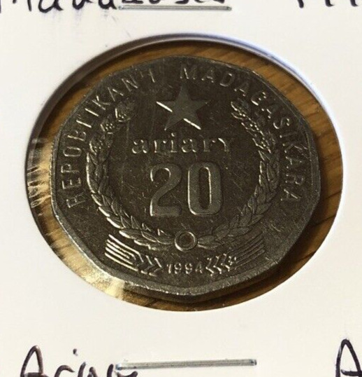Read more about the article MADAGASCAR 1994 AU-50 20 ARIARY COIN