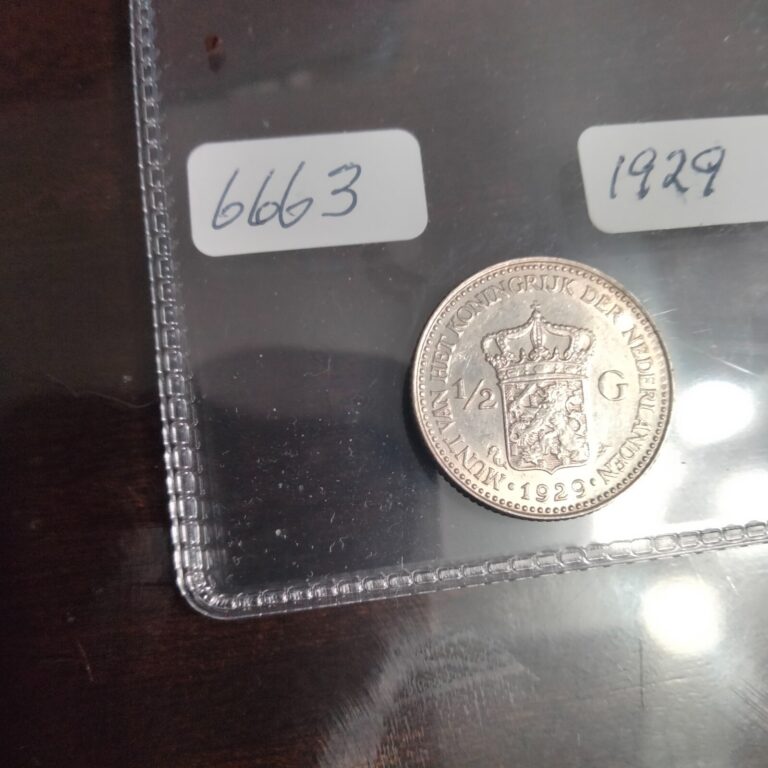Read more about the article 1929 NETHERLANDS 1/2 GULDEN SILVER COIN – AU/BU