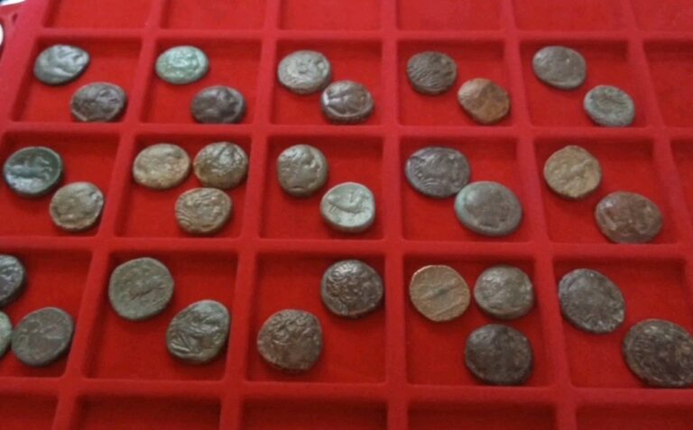 Read more about the article Ancient Greece Macedonia Bronze coins Alexander III the Great  Philip II and III.