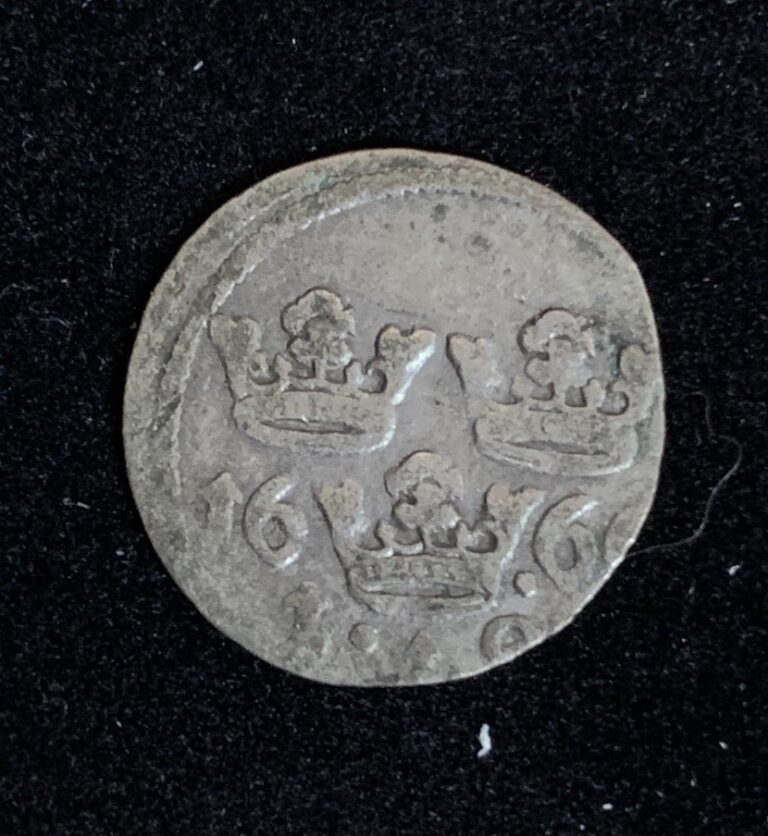 Read more about the article 1666 Sweden 1/6 Ore Copper Coin Carl XI