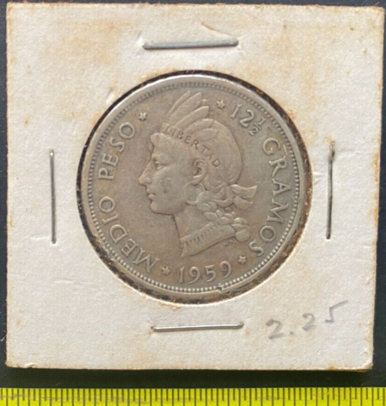 Read more about the article Dominican Republic  1959  MEDIO PESO  circulated  silver