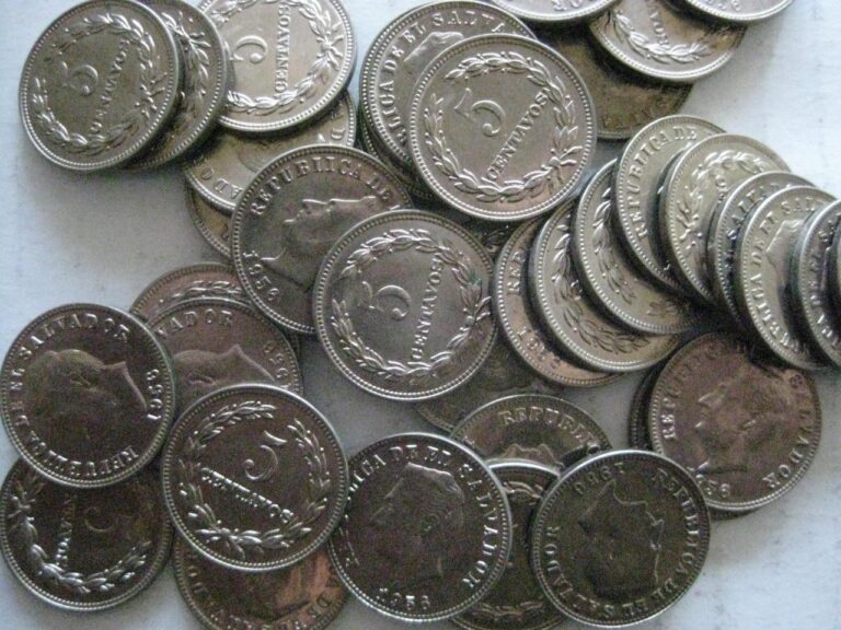 Read more about the article El Salvador 5 Centavos 1956  BU lot of 25  BU coins