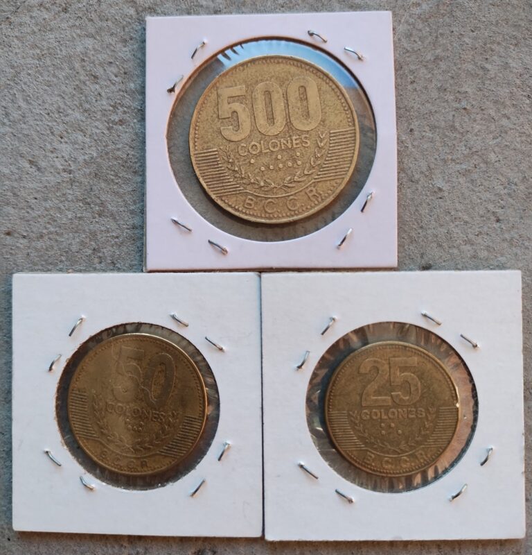 Read more about the article COSTA RICA COIN 500  25  and 50 COLONES STARS VOLCANO SHIP SUN 2005  VERY GOOD LOT