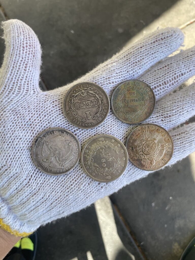 Read more about the article Peso Uruguay 1877  1893  Peso Colombia 1864  1858  Un Boliviano 1872 (5 Coins)
