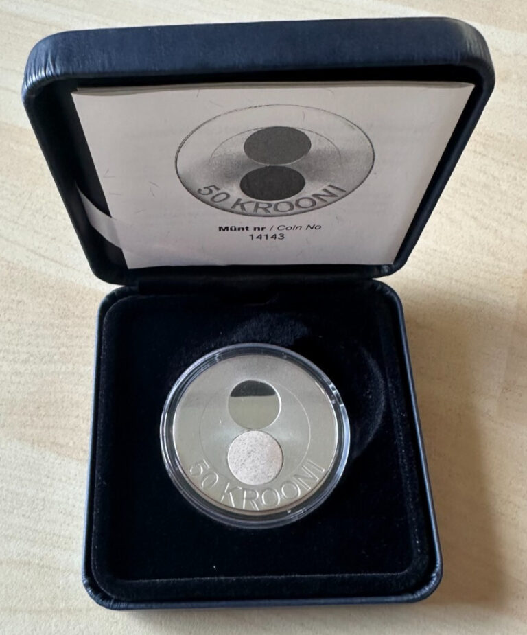 Read more about the article ESTONIA 2010 Proof 50 Krooni 0.999 SILVER COIN Estonian Nature. Stone Insert.