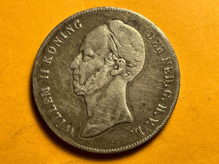 Read more about the article Netherlands 2and1/2 (2.5) Gulden Willem II silver coin  issued in 1848  circulated