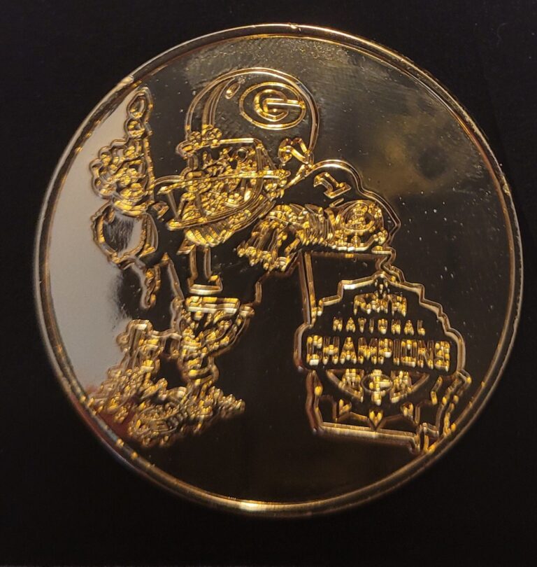 Read more about the article GEORGIA BULLDOGS FOOTBALL 2021 NATIONAL CHAMPIONSHIP  GOLD COIN  CFP UGA