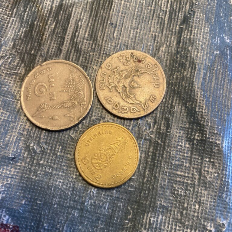Read more about the article Thailand 3 Coins  2 Baht 2018  1 Baht 1974  1977