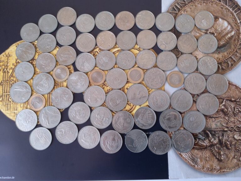 Read more about the article 9625#Portugal lot 64 coins 100/200 escudo Commemoratives key dates