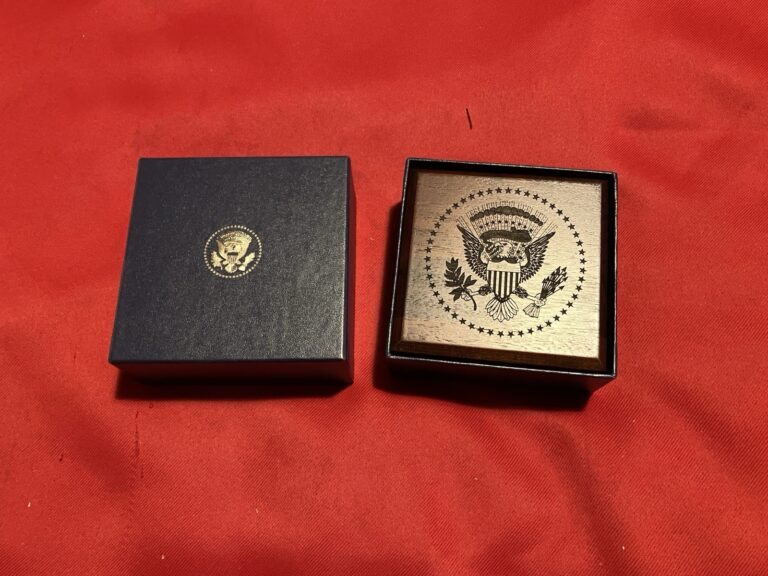 Read more about the article POTUS Donald Trump SINGAPORE SUNMIT w/ DPRK Kim Jong Un Challenge Coin with Box
