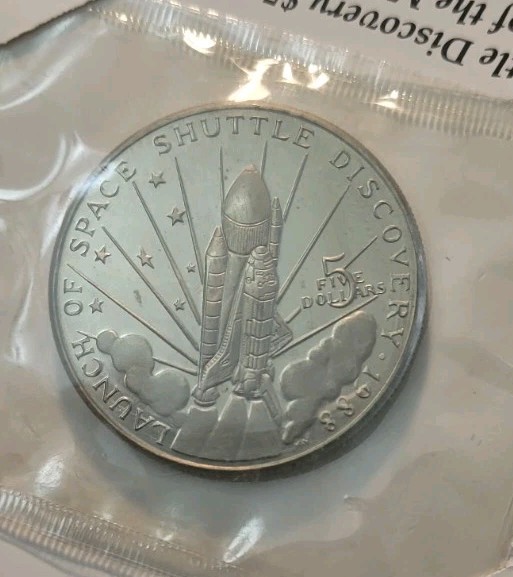 Read more about the article 1988 Marshall Islands 5 Dollars  Space Shuttle Discovery Commemorative Coin