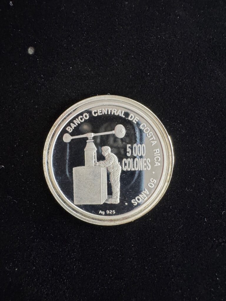 Read more about the article 2000 COSTA RICA 5000 COLONES CENTRAL BANK 50TH GEM UNC HIGH GRADE 7500 MINTAGE