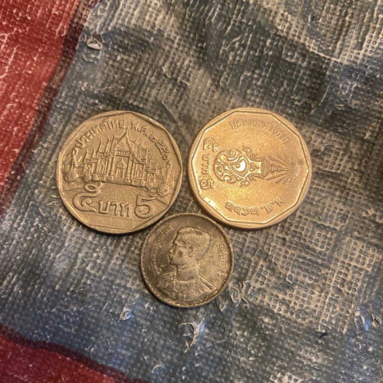 Read more about the article Thailand 3 Coins 5 Baht 2007  2019  10 Satang 1957?
