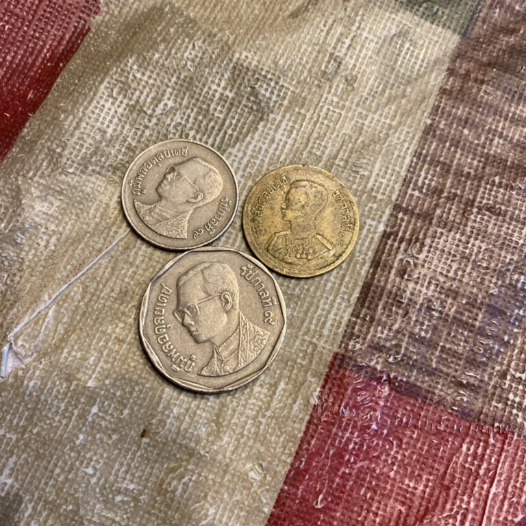 Read more about the article Thailand  – 3 Coins 5 baht 1994  1 baht 1987  25 satang 1957