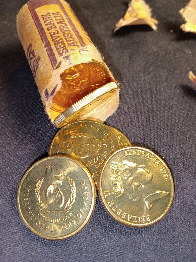 Read more about the article 1986 Australian $1 Coins from A Royal Australian Mint Roll BU UNC