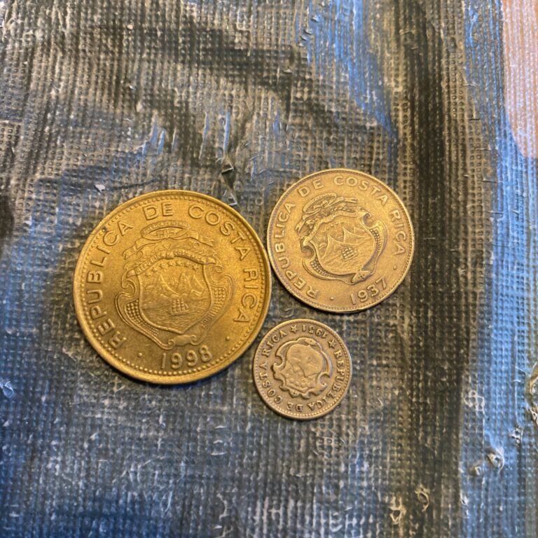 Read more about the article Costa Rica 1998 100 Colones  1951 5 Centimos  1937 25 Centimos- 3 Coins