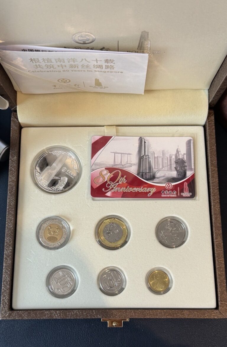 Read more about the article Singapore Third 3rd Series 2013 Uncirculated Coin Set + $5 + 20g Silver Coin Set