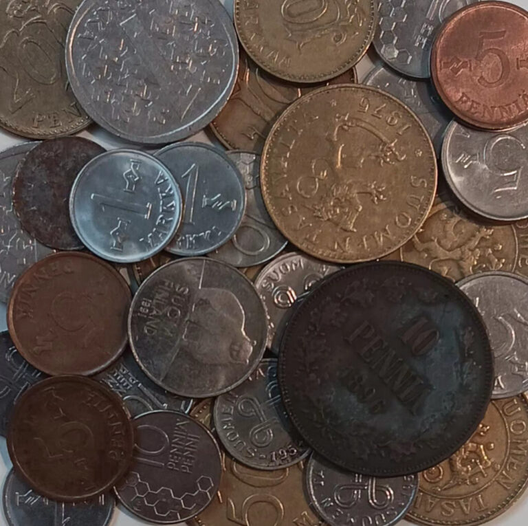 Read more about the article Finland Soumen Tasavalta 31 Coin Lot: 5 10 20 25 50 Pennia  1 5 10 20 50 Markkaa