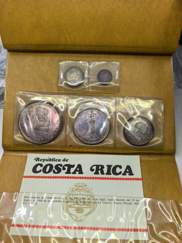 Read more about the article 1970 COSTA RICA 5 Silver Coin Proof Set in Original Case Beautiful Rainbow Toned