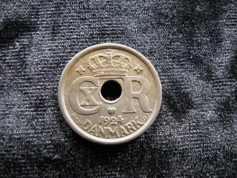 Read more about the article old world coin DENMARK 25 ore 1924 KM823 (90)