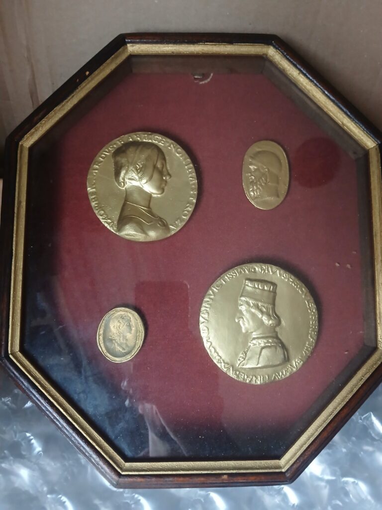 Read more about the article Framed Italy Coin Repicas 11in X 9 In