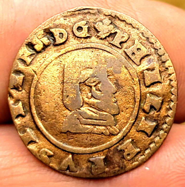Read more about the article 1663 Spanish 8 Maravedis PIRATE TREASURE Colonial Era PORTRAIT Cob