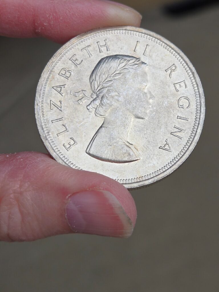 Read more about the article 1953  South  africa Silver 5 Shillings    UNC  BU