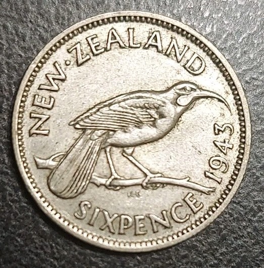 Read more about the article 1943 New Zealand Silver 6p Six Pence Sixpence 6 Huia Bird King George VI KM 8
