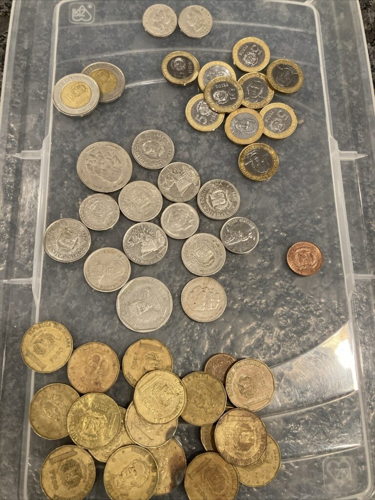 Read more about the article Dominican Republic Coins – Lot ID64