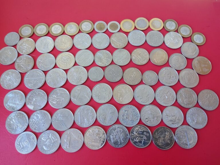 Read more about the article 11725# Portugal lot 72 of coins 100/200 escudos included 1981/80 Azores/madeira