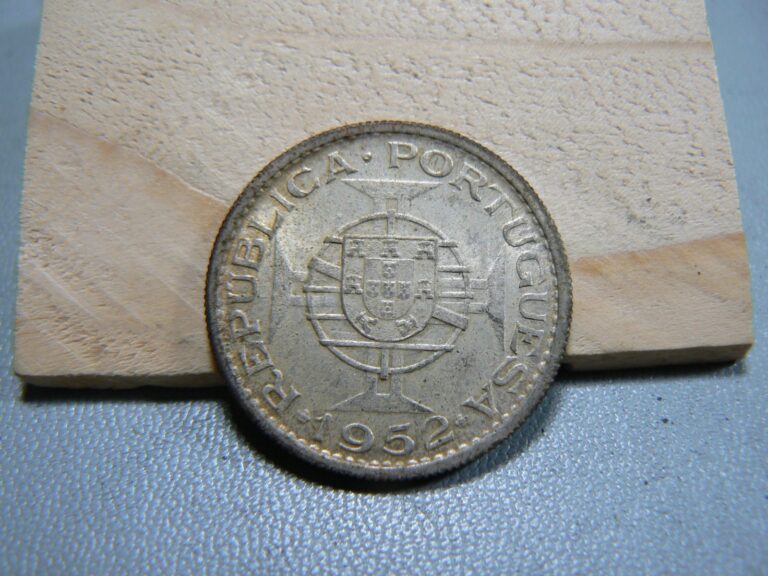 Read more about the article Angola (Portuguese Colony) 10 Escudos 1952 Silver Coin